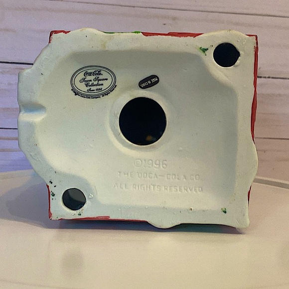 COCA COLA - Claras Christmas Shop - Town Square Collection - Picture 7 of 11